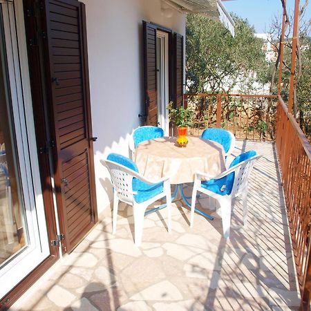 Apartments Mirja - 100M From The Beach & Parking Трогир Екстериор снимка