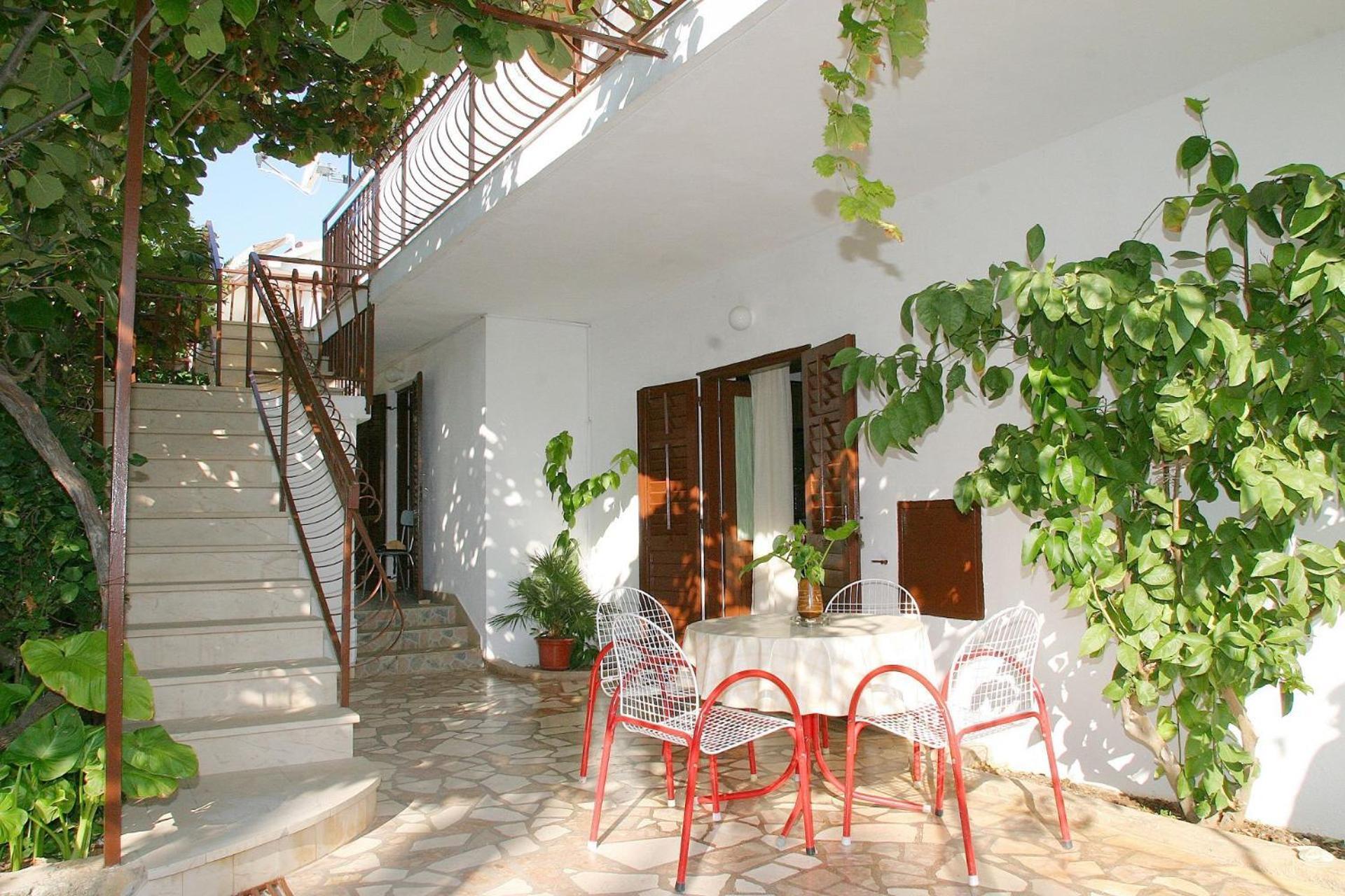 Apartments Mirja - 100M From The Beach & Parking Трогир Екстериор снимка
