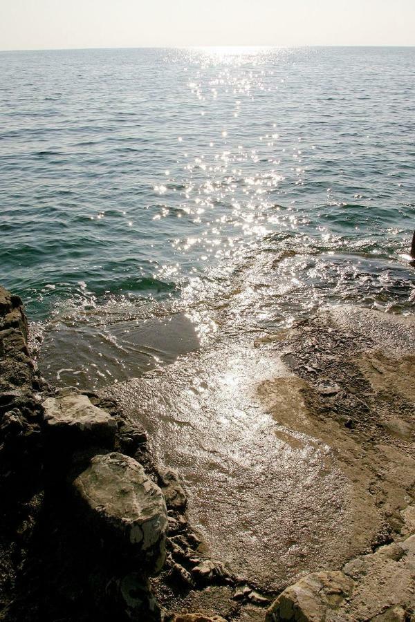 Apartments Mirja - 100M From The Beach & Parking Трогир Екстериор снимка