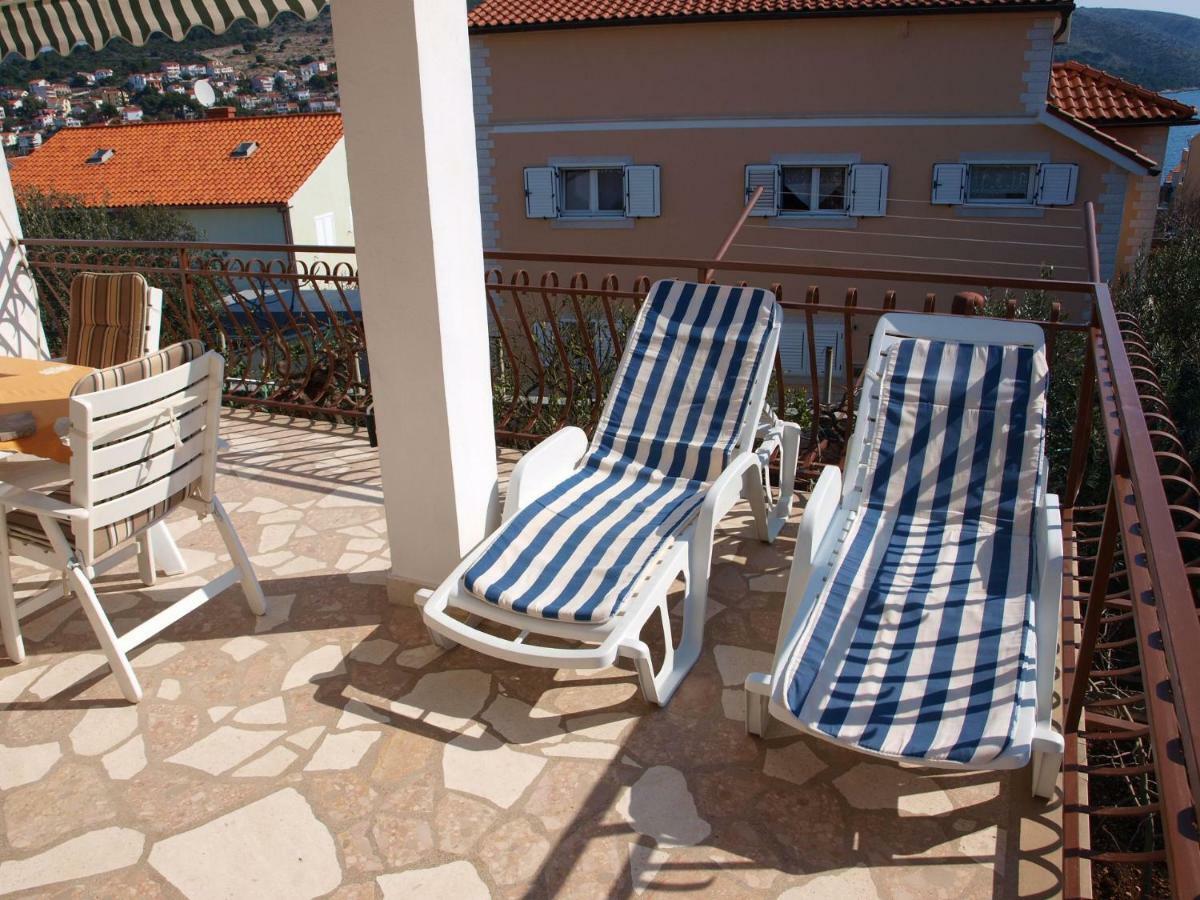 Apartments Mirja - 100M From The Beach & Parking Трогир Екстериор снимка