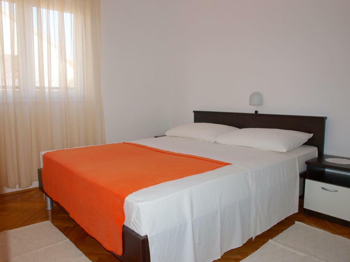Apartments Mirja - 100M From The Beach & Parking Трогир Екстериор снимка