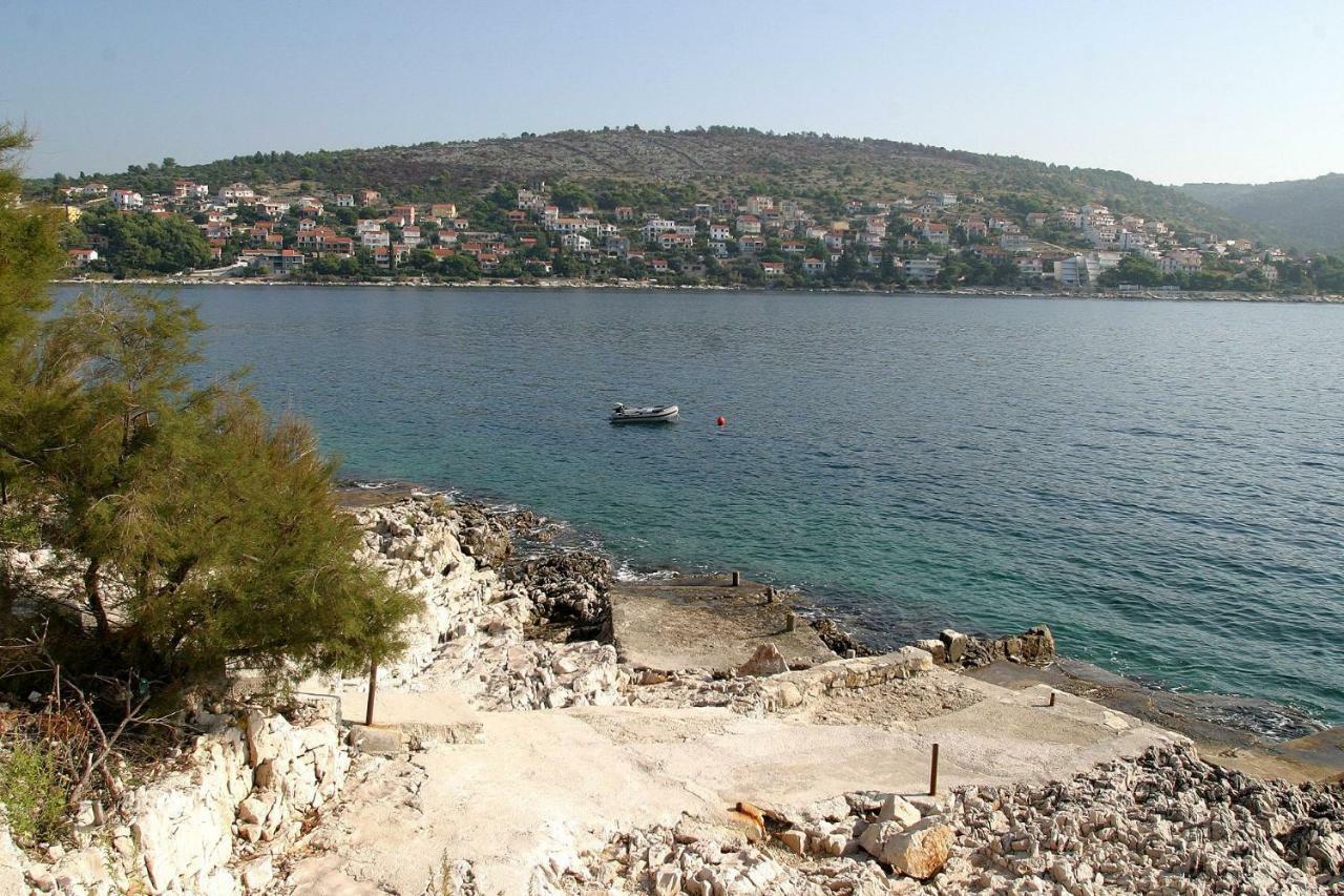 Apartments Mirja - 100M From The Beach & Parking Трогир Екстериор снимка