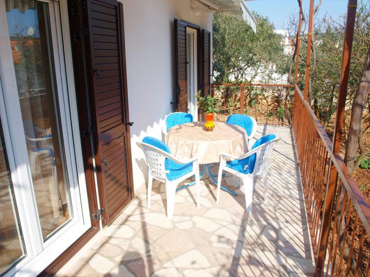 Apartments Mirja - 100M From The Beach & Parking Трогир Екстериор снимка